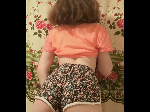 ❤️ Сексуальная юная малышка делает стриптиз снимая свои шортики на камеру ❤️ Качественное порно на сайте risegame.top ️❤