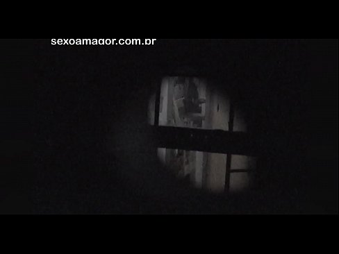 ❤️ Блондинку тайно снимает на видео соседский вуайерист, спрятанный за полыми кирпичами ❤️ Качественное порно на сайте risegame.top ️❤