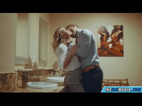 ❤️ когда грудастая блондинка соблазняет тебя в общественном туалете ❤️ Качественное порно на сайте risegame.top ️❤